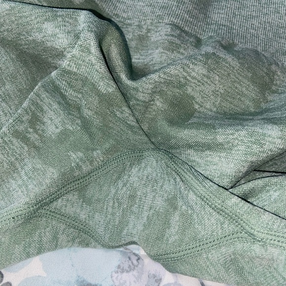 ❌SOLD❌Gymshark Light Green Camo Seamless Leggings - Picture 11 of 12